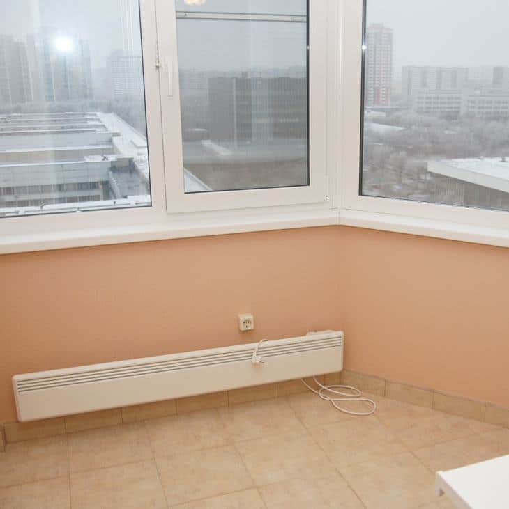 Ошибка 2: вынос батареи центрального отопления на лоджию.